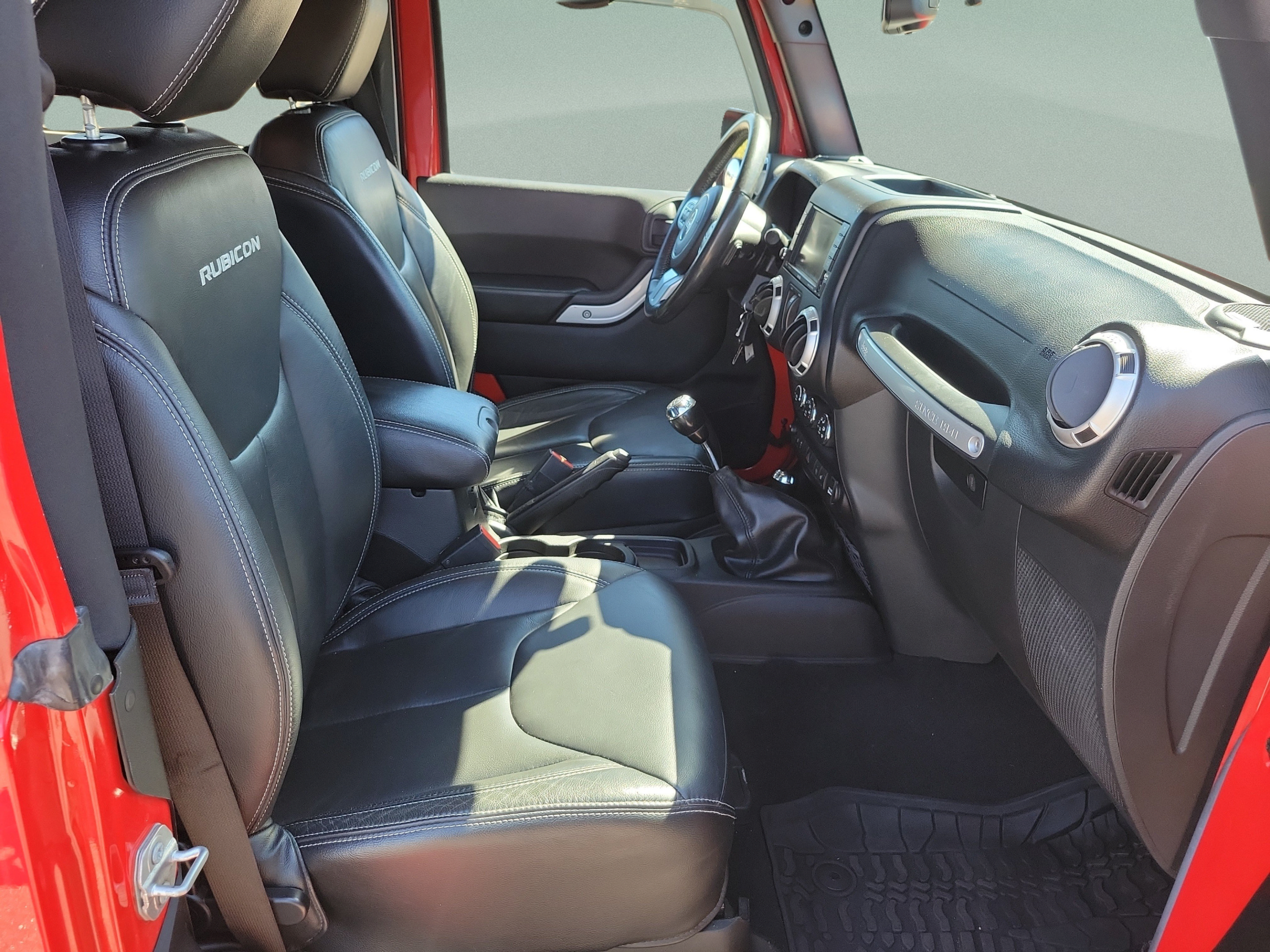 Used 2017 Jeep Wrangler Rubicon AWD/4WD image 10
