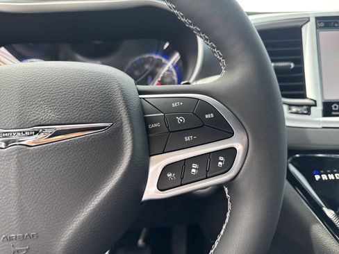 New 2026 Chrysler Voyager LX image 25