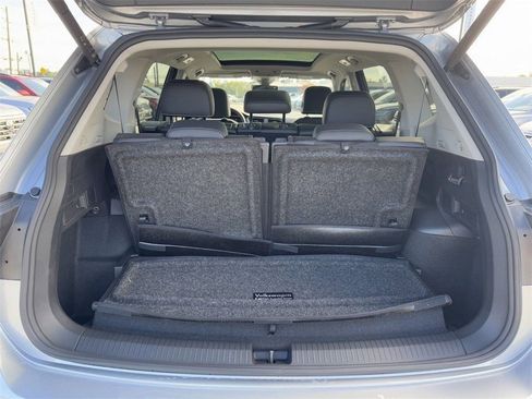 Used 2024 Volkswagen Tiguan SE image 28