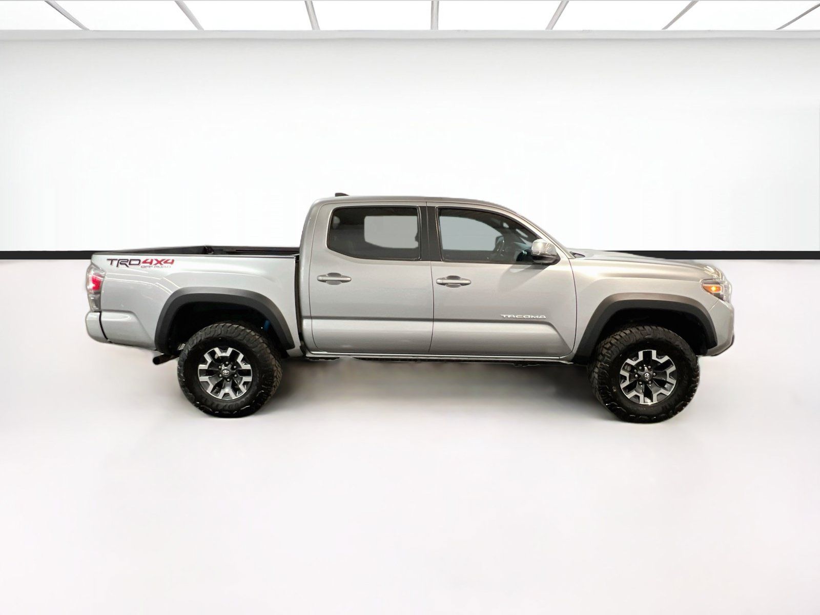 Used 2022 Toyota Tacoma TRD Off-Road w/ Technology Package AWD/4WD image 22