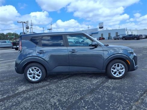 Used 2023 Kia Soul LX w/ Option Group 015 image 4