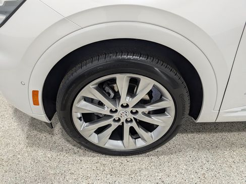 Used 2023 Buick Envision Avenir AWD/4WD image 9