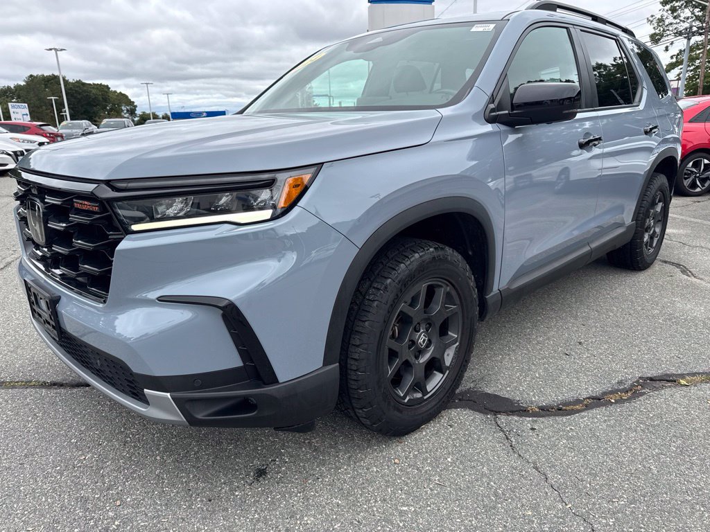 Used 2024 Honda Pilot TrailSport image 5