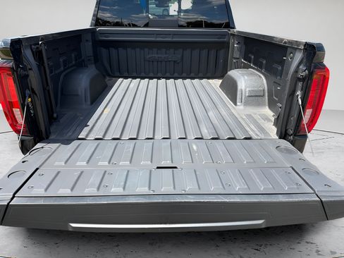 Used 2023 GMC Sierra 1500 AT4 w/ AT4 Preferred Package AWD/4WD image 11