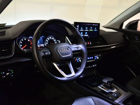 Used 2023 Audi Q5 2.0T Premium w/ Convenience Package image 29