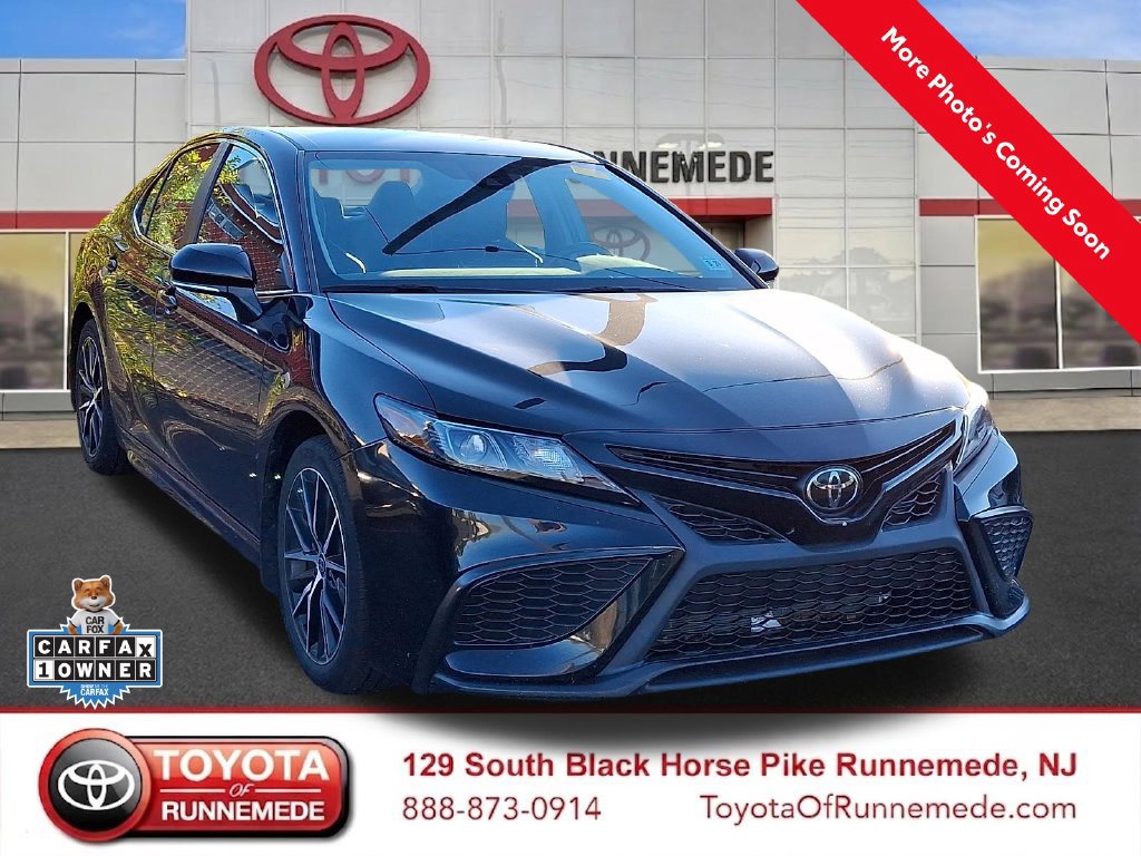 Used 2024 Toyota Camry SE w/ Cold Weather Package AWD/4WD image 1