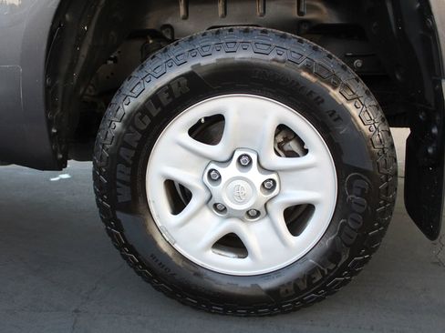 Used 2018 Toyota Tundra SR5 RWD image 30