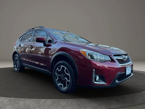 Used 2016 Subaru Crosstrek 2.0i Premium AWD/4WD image 3