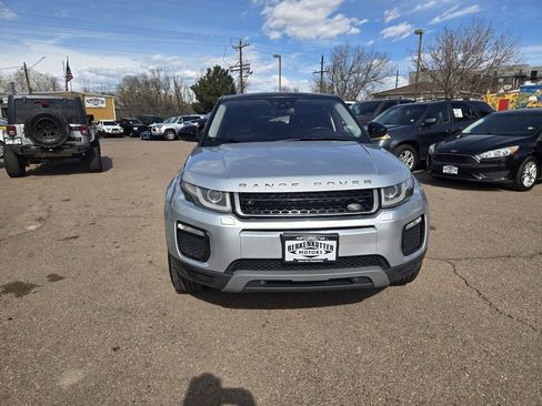 Used 2018 Land Rover Range Rover Evoque SE Premium image 2