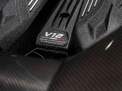 Used 2025 Lamborghini Revuelto AWD/4WD image 36