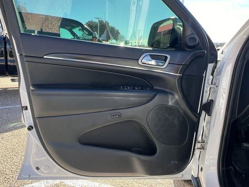 Used 2021 Jeep Grand Cherokee Limited w/ Luxury Group II image 17