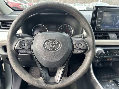 Used 2022 Toyota RAV4 XLE image 17
