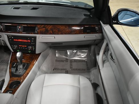 Used 2008 BMW 335i Convertible w/ Cold Weather Pkg image 21