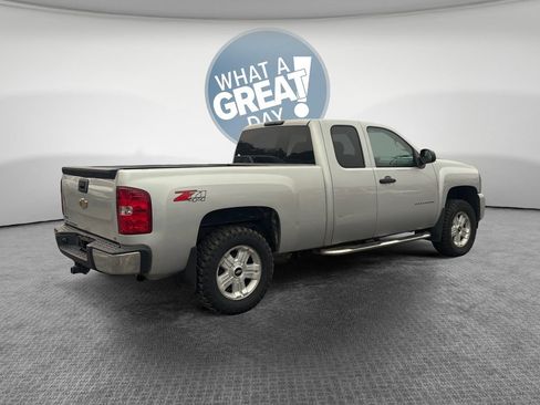 Used 2010 Chevrolet Silverado 1500 LT w/ Power Pack Plus AWD/4WD image 3