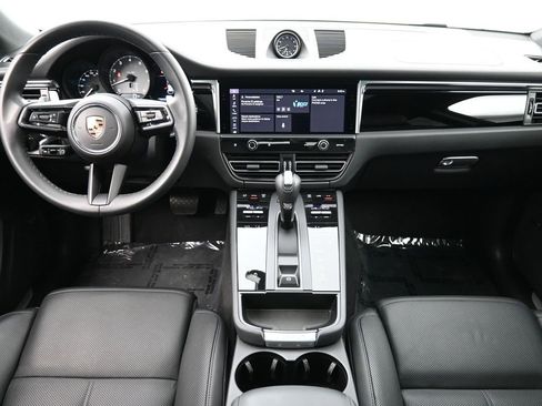 Certified 2023 Porsche Macan S image 6