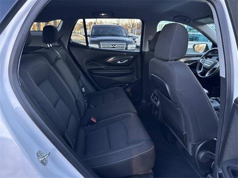 Used 2024 GMC Terrain SLE image 13