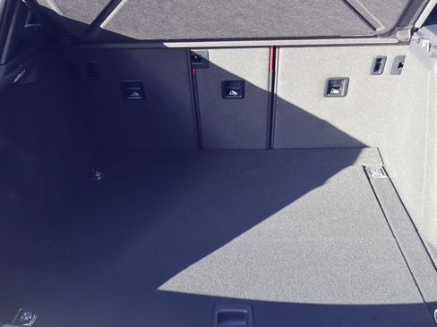 New 2026 Porsche Macan image 22