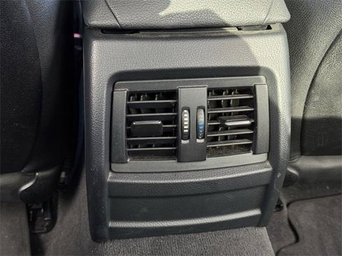 Used 2014 BMW 320i xDrive Sedan image 26