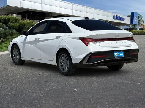 Used 2025 Hyundai Elantra Hybrid FWD image 7