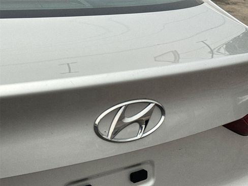 Used 2017 Hyundai Elantra Value Edition w/ Cargo Package FWD image 10