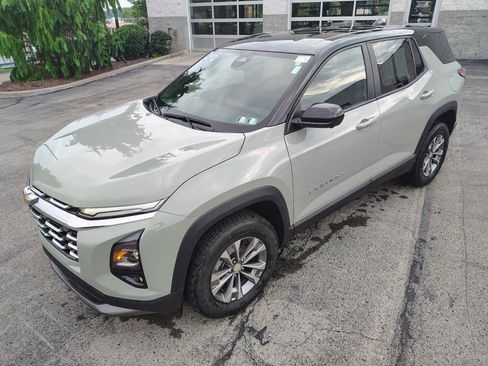 Used 2025 Chevrolet Equinox LT w/ Safety and Technology Package AWD/4WD image 11