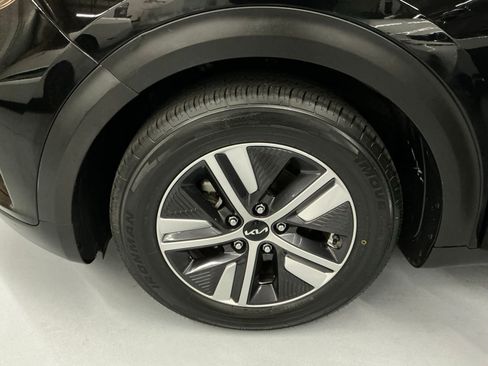 Used 2022 Kia Niro LXS w/ Digital Cluster Package image 30