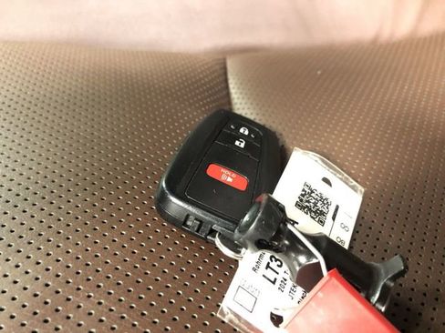 Used 2024 Toyota 4Runner Limited image 31