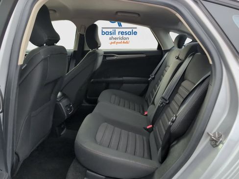 Used 2019 Ford Fusion SE image 16