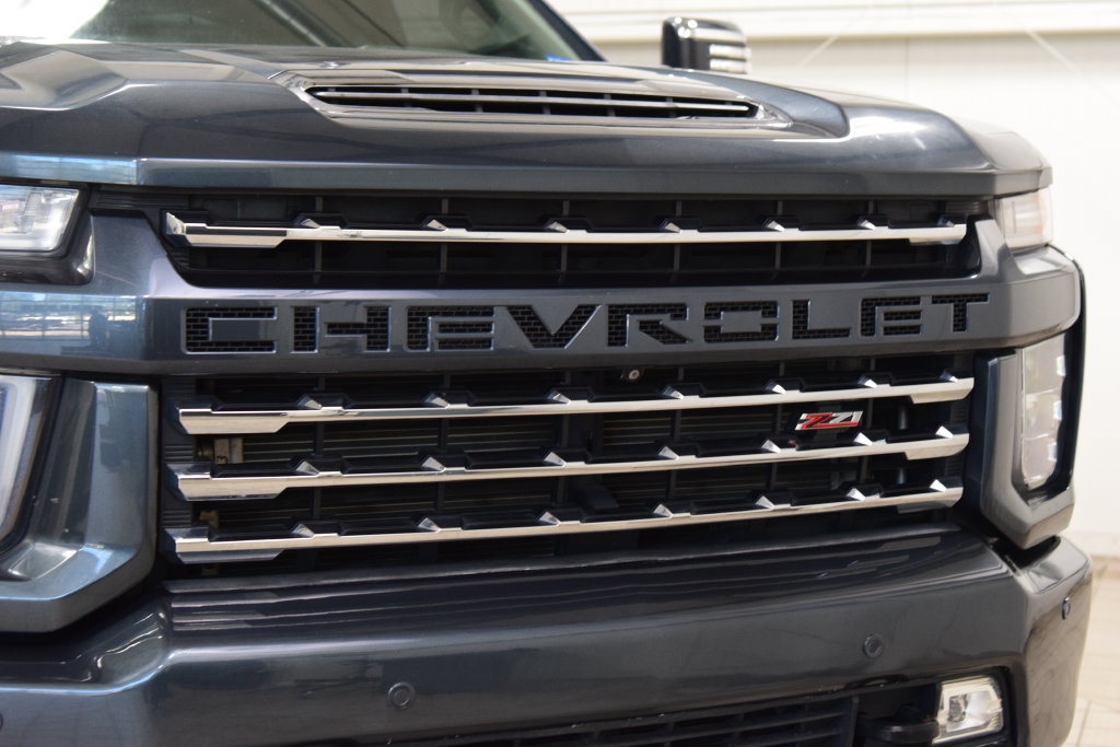 Used 2020 Chevrolet Silverado 2500 LTZ w/ LTZ Premium Package AWD/4WD image 9