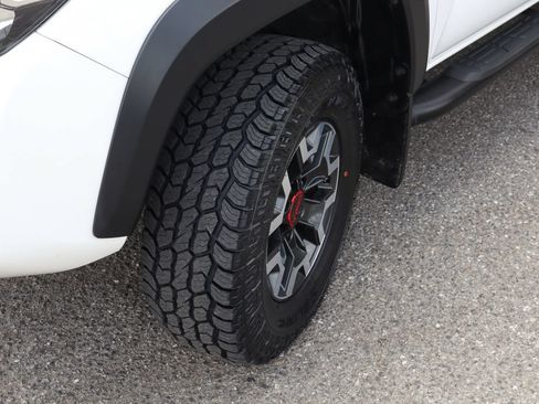 Used 2019 Toyota Tacoma TRD Off-Road AWD/4WD image 47