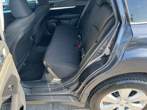 Used 2010 Subaru Outback 2.5i Premium AWD/4WD image 21