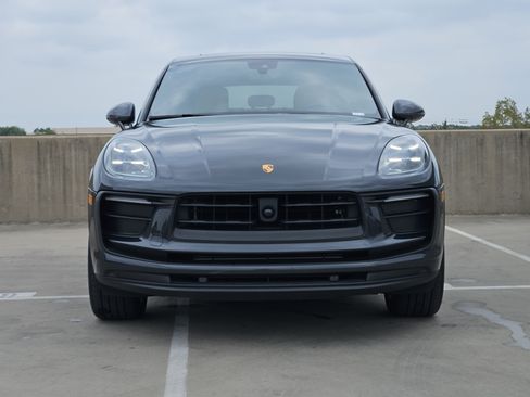 Certified 2026 Porsche Macan AWD/4WD image 11