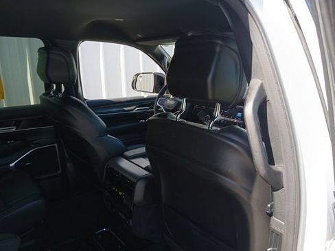 Used 2024 Jeep Wagoneer Series II AWD/4WD image 21