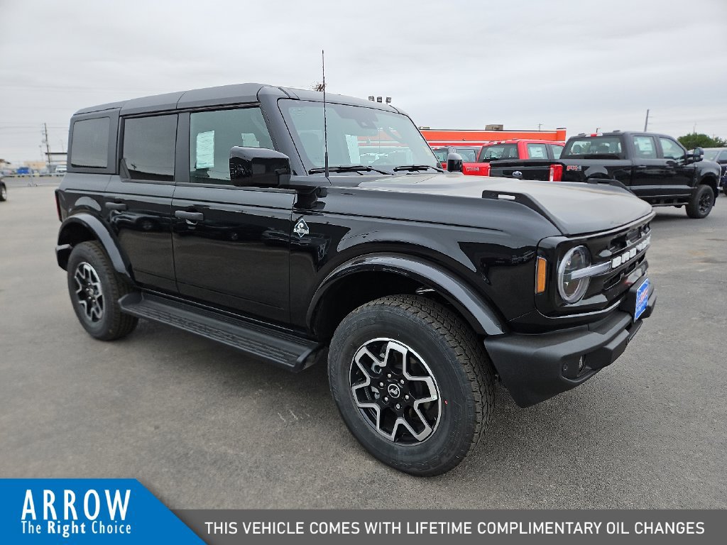 New 2026 Ford Bronco Outer Banks AWD/4WD image 1