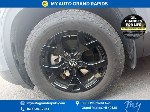 Used 2024 Volkswagen Atlas Peak Edition SEL AWD/4WD image 30