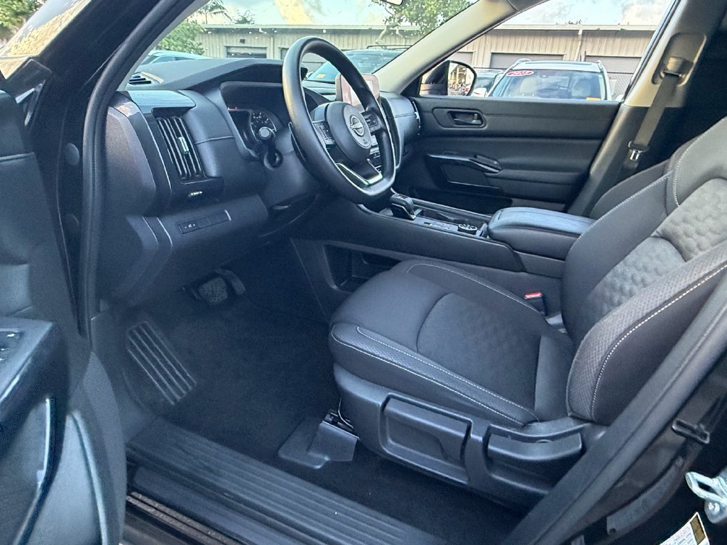 Certified 2024 Nissan Pathfinder S AWD/4WD image 11