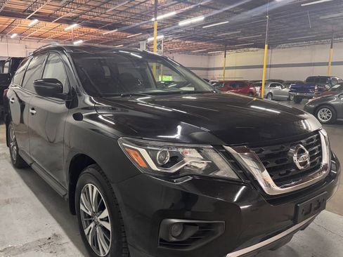 Used 2020 Nissan Pathfinder S image 4