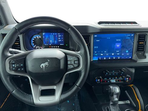 Used 2024 Ford Bronco Badlands image 17