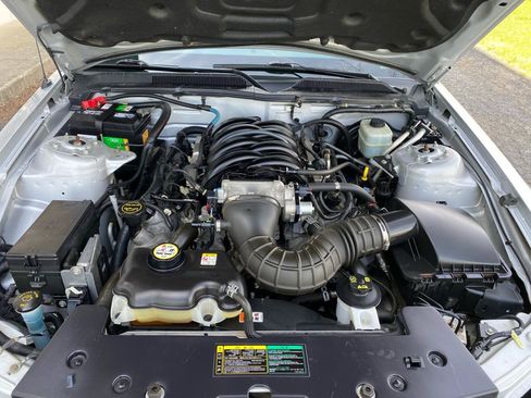 Used 2005 Ford Mustang GT RWD image 34
