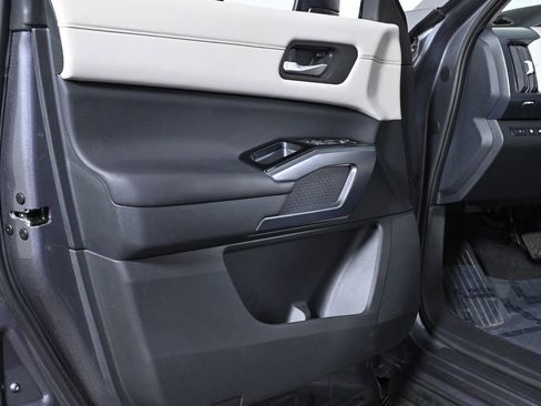 Certified 2024 Nissan Pathfinder SL image 29