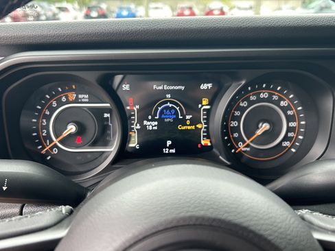 New 2025 Jeep Gladiator Sport image 22