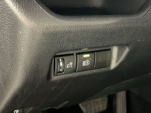 Used 2025 Toyota RAV4 XLE AWD/4WD image 31
