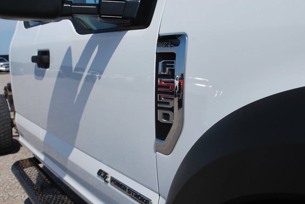 Used 2020 Ford F550 4x4 SuperCab Super Duty w/ Power Equipment Group image 6