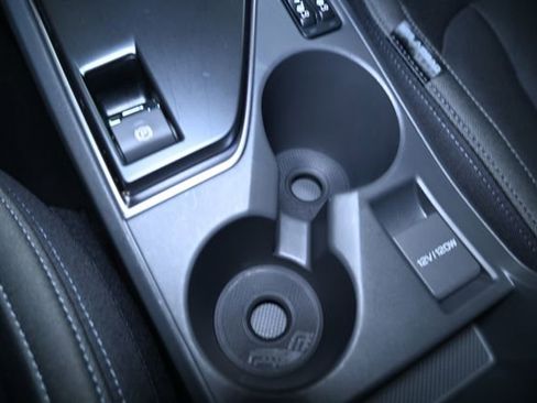 Used 2025 Subaru Crosstrek 2.0i Premium image 28