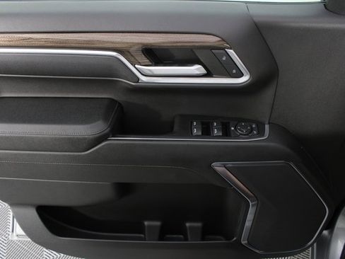 Used 2023 Chevrolet Silverado 1500 LT image 13