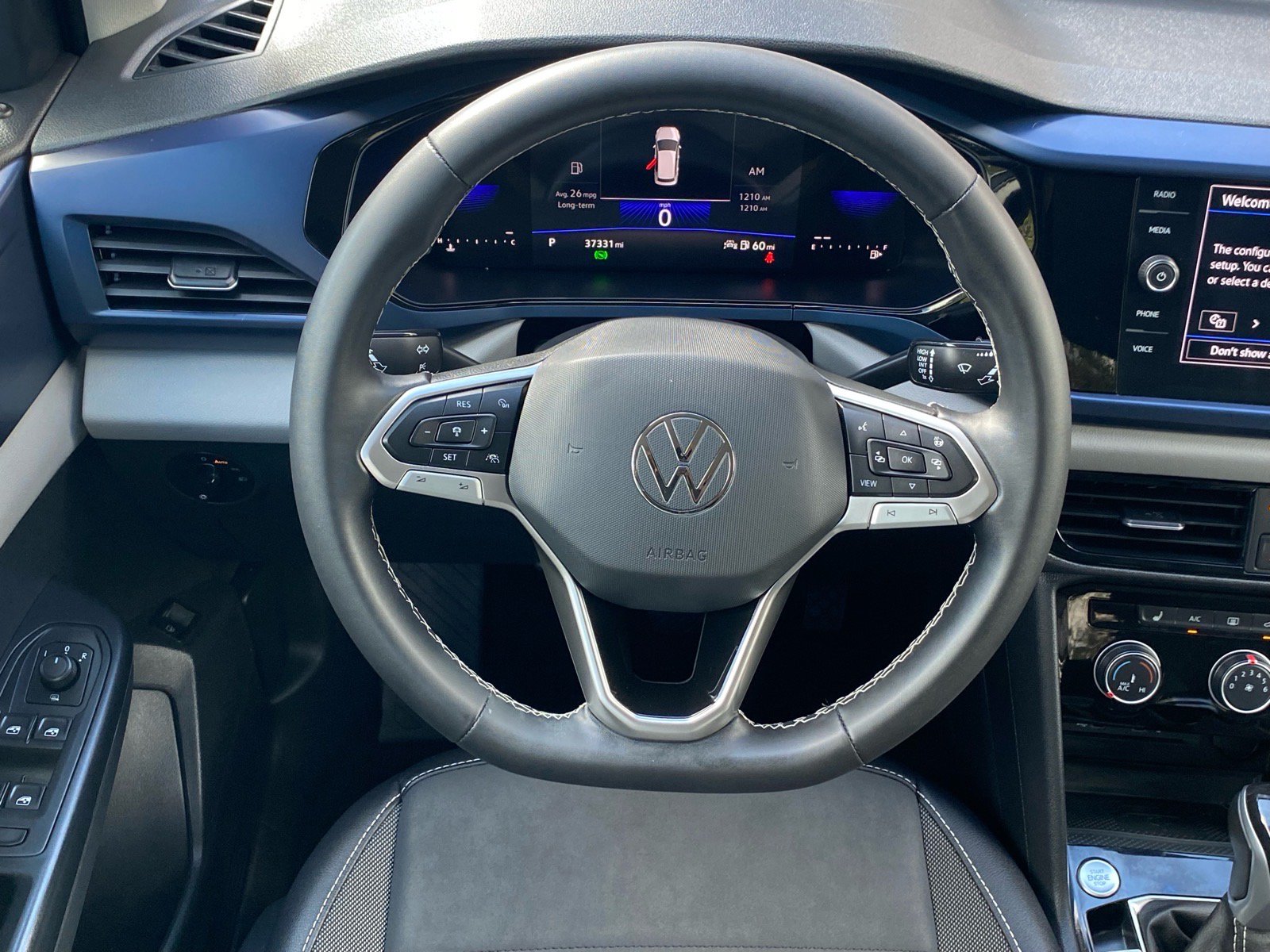 Certified 2023 Volkswagen Taos SE w/ Black Wheel Package FWD image 5
