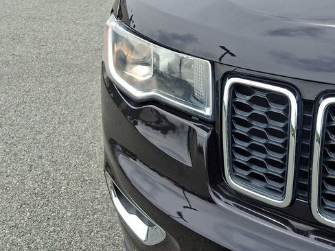 Used 2020 Jeep Grand Cherokee Limited AWD/4WD image 10