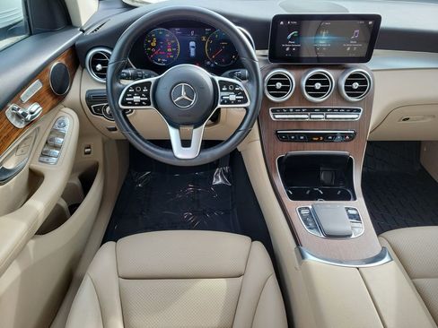 Used 2022 Mercedes-Benz GLC 300 4MATIC w/ Premium Package Lite image 19