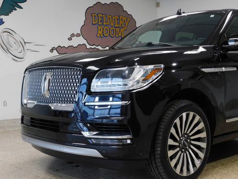 Used 2021 Lincoln Navigator L Reserve image 17