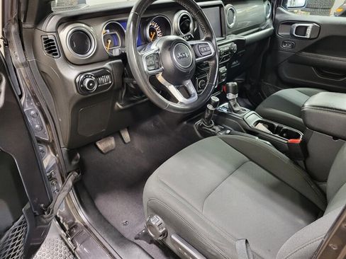 Used 2022 Jeep Wrangler Unlimited Sahara w/ Cold Weather Group AWD/4WD image 22